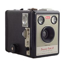 220px-kodak_brownie_flash_iii